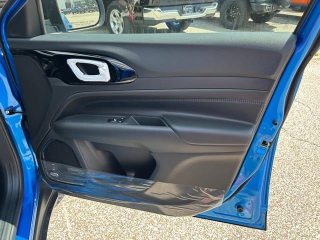 2025 Jeep Compass COMPASS LIMITED 4X4