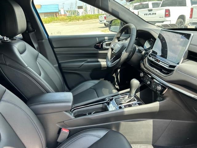 2025 Jeep Compass COMPASS LIMITED 4X4