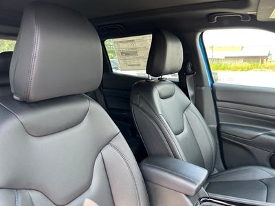 2025 Jeep Compass COMPASS LIMITED 4X4