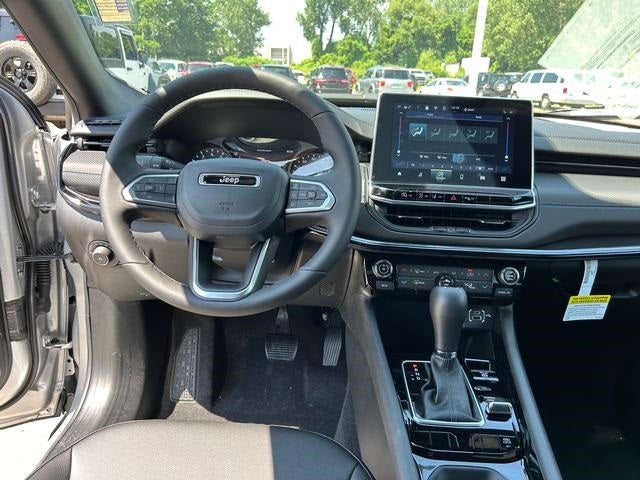 2025 Jeep Compass COMPASS LIMITED 4X4