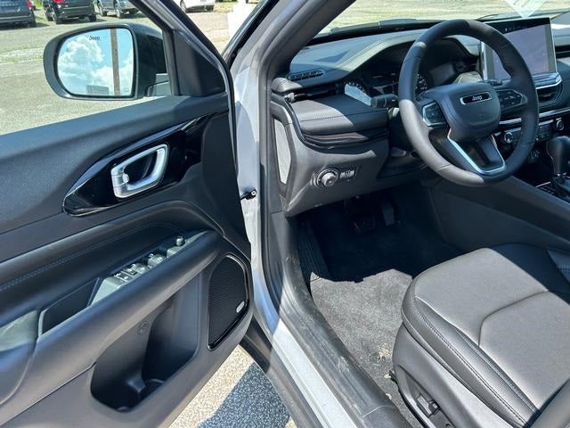 2025 Jeep Compass COMPASS LIMITED 4X4