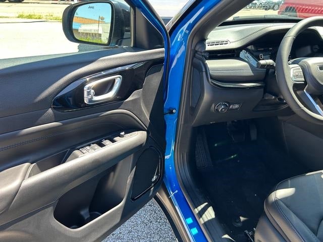 2025 Jeep Compass COMPASS LIMITED 4X4