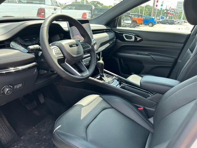 2025 Jeep Compass COMPASS LIMITED 4X4