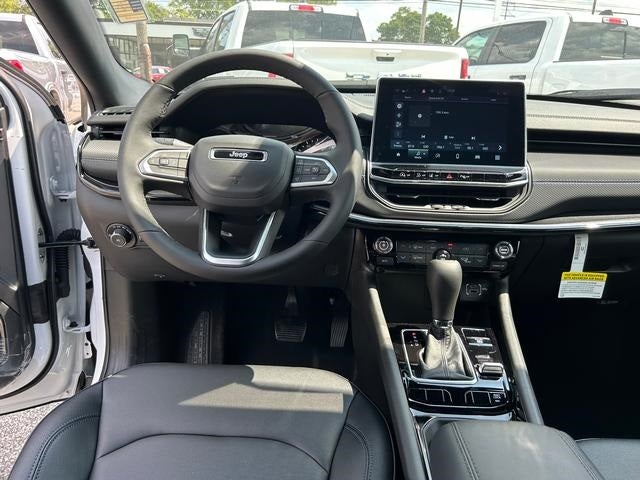 2025 Jeep Compass COMPASS LIMITED 4X4