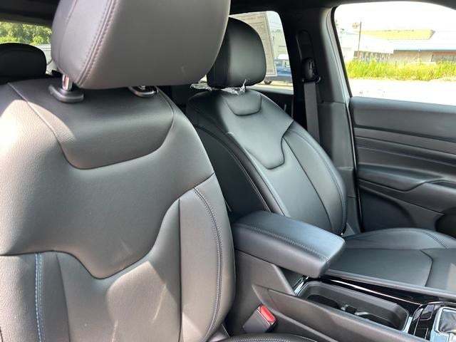 2025 Jeep Compass COMPASS LIMITED 4X4