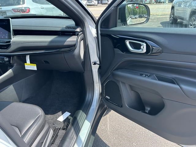 2025 Jeep Compass COMPASS LIMITED 4X4