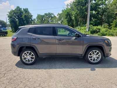 2023 Jeep Compass Latitude Lux FWD