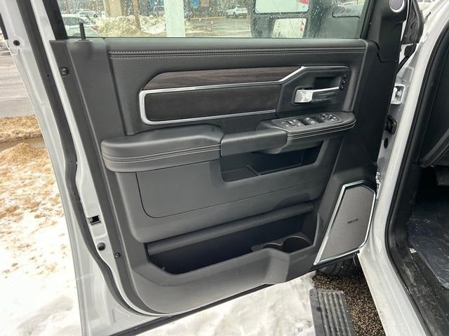 2026 RAM Ram 3500 RAM 3500 LARAMIE CREW CAB 4X4 8' BOX