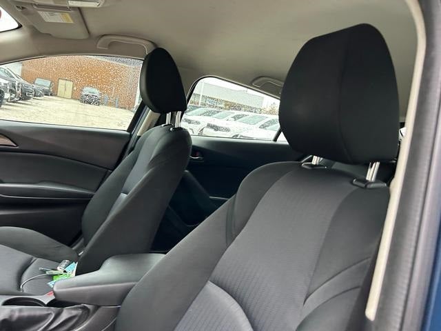 2015 Mazda Mazda3 Hatchback i Sport