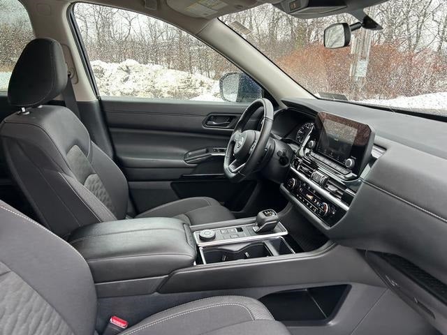 2025 Nissan Pathfinder SV 4WD