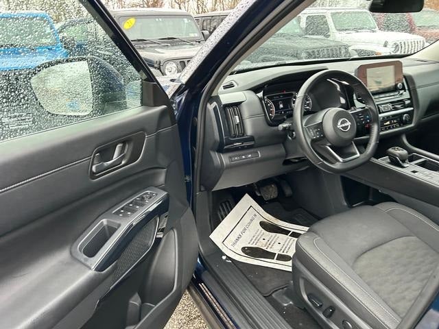 2025 Nissan Pathfinder SV 4WD