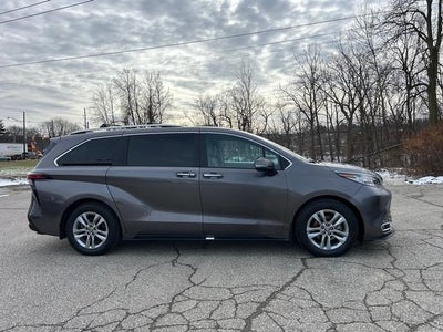 2024 Toyota Sienna Limited
