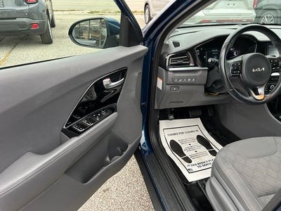 2022 Kia Niro LXS