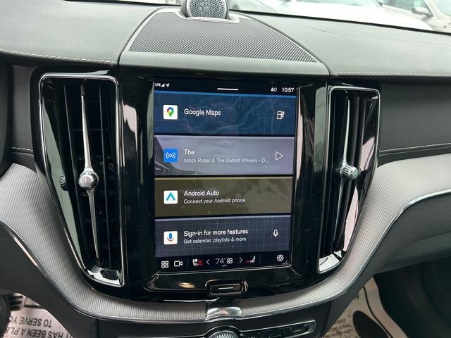 2022 Volvo XC60 Recharge Plug-In Hybrid T8 R-Design Extended Range