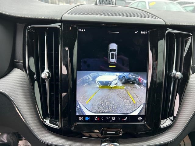 2022 Volvo XC60 Recharge Plug-In Hybrid T8 R-Design Extended Range