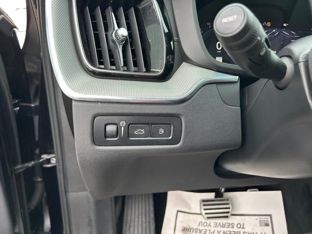 2022 Volvo XC60 Recharge Plug-In Hybrid T8 R-Design Extended Range