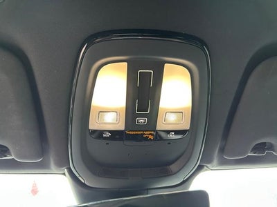 2022 Volvo XC60 Recharge Plug-In Hybrid T8 R-Design Extended Range