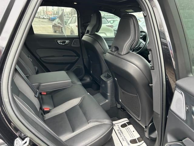 2022 Volvo XC60 Recharge Plug-In Hybrid T8 R-Design Extended Range