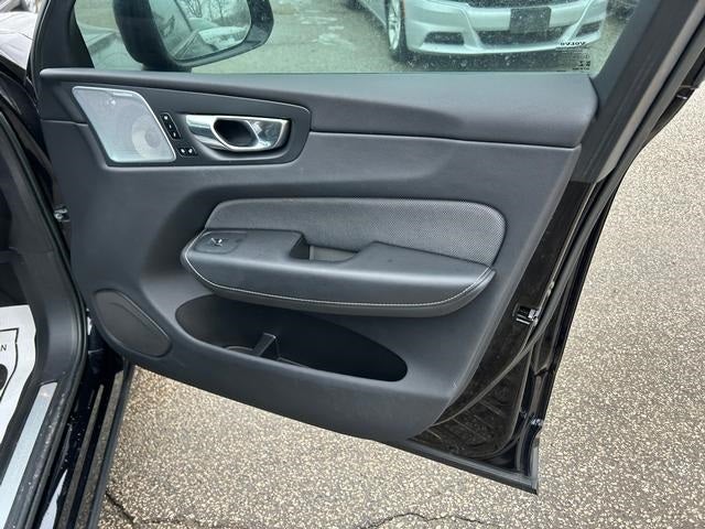 2022 Volvo XC60 Recharge Plug-In Hybrid T8 R-Design Extended Range